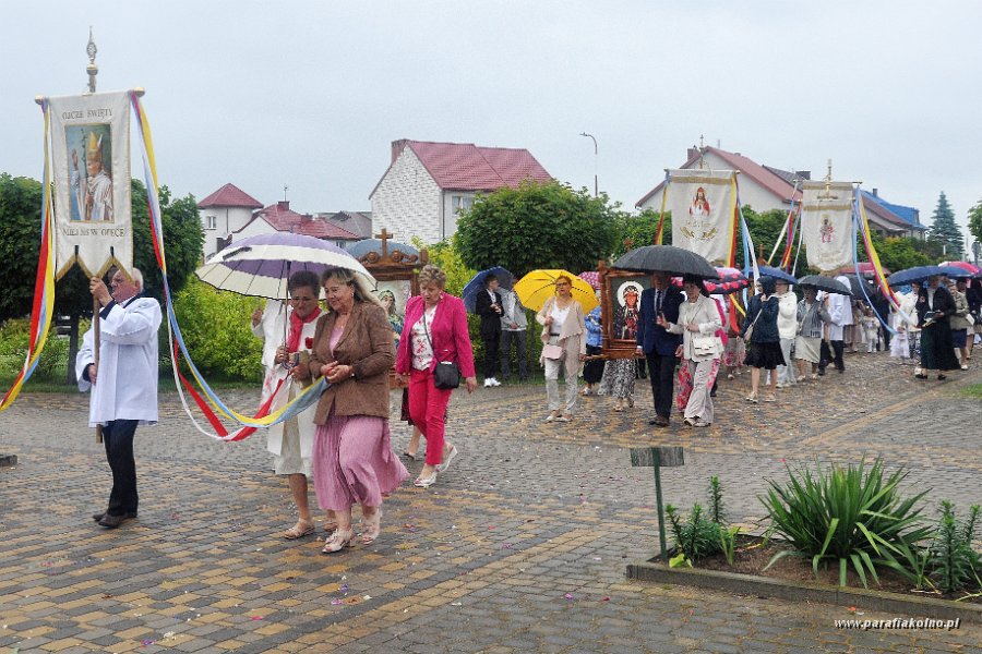 146 Procesja eucharystyczna.jpg
